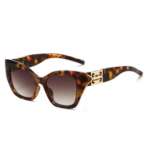 Funny Retro Cat's Eye Sunglasses for Women High-End <b>Large</b> <b>Frame</b> Glasses UV400 European American Trend Personalized for Party - Product Image 4