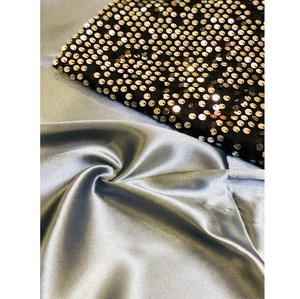 La más elegida Ropa formal Sari de seda satinada con pieza de blusa Ropa de mujer India Sari Precio bajo Venta al por mayor Surat Apparelgarment - Product Image 4