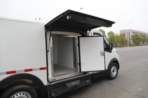 Pour JAC nouvelle énergie camion électrique <span class=keywords><strong>Mini</strong></span> 4x2 fourgonnette réfrigérée 1-2 tonnes charge utile nouveau modèle Alternative à <span class=keywords><strong>Tesla</strong></span> modèle Y - Product Image 5