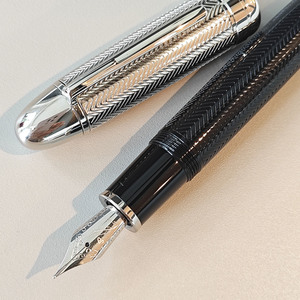 JD 149 pluma <span class=keywords><strong>de</strong></span> tinta <span class=keywords><strong>de</strong></span> caligrafía <span class=keywords><strong>de</strong></span> práctica líder <span class=keywords><strong>de</strong></span> negocios <span class=keywords><strong>de</strong></span> lujo/pluma <span class=keywords><strong>de</strong></span> rodillo, diseño clásico tallado, regalo perfecto para padre, maestro - Product Image 1