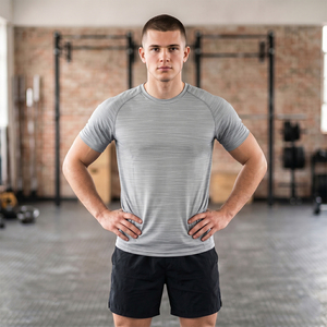 Ensemble de sport à séchage rapide pour hommes et femmes, avec logo personnalisé, respirant, pour la gym, le fitness, l'entraînement, t-shirt et short, tenue de sport - Product Image 1