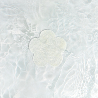 Tampon tonifiant semi-gel coloré bleu, concept rafraîchissant semi-gel, matière première sèche en tissu non tissé