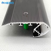 Profilés d'escalier LED en aluminium usiné, découpés et pliés, durables et modernes, pour zones à fort trafic HERO METAL