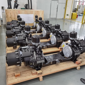 มอเตอร์ไฟฟ้าแบบซิงโครนัสแม่เหล็ก Brogen OE400XS-120-K01 รุ่นใหม่ 120KW 200KW สำหรับรถบัส รถยนต์ รถบรรทุก แกนล้อ 12 เมตร ระบบส่งกำลัง IP67 576VDC - Product Image 3