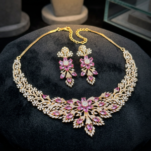 Parure de bijoux de mariée de luxe en laiton plaqué rhodium avec pierres CZ roses en forme de fleur, collier ras-du-cou et longues boucles d'oreilles pendantes pour mariage, fiançailles et fête - Product Image 3