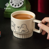 Tasse à café amusante et personnalisée FENN, empilable, pour les amateurs de café au bureau, cadeau pour la maison ou le café, impression de gribouillis mignons, tasse en céramique avec poignée carrée