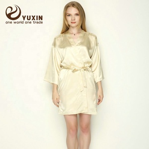 Venta al por mayor Mujeres Ice Silk Robe Bride Satin Robe Plus Size Women's Sleepwear Wedding Silk Robe - Product Image 2