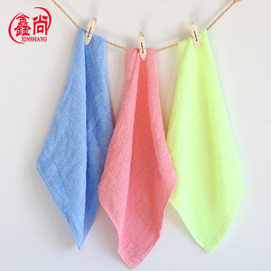 Petite serviette carrée en fibre de bambou Xinshang 25x25 cm pour le bain des enfants - Product Image 1