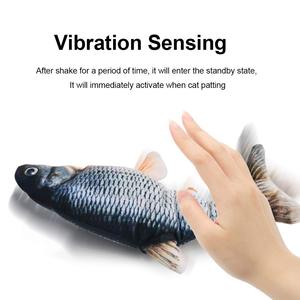 Peluche réaliste de poisson souple, jouet interactif amusant pour animaux de compagnie, qui bouge et qui remue la queue - Product Image 2