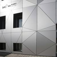 Fabriqué en Chine : conception 3D de façade de magasin/hôtel et panneau mural extérieur en aluminium perforé imperméable