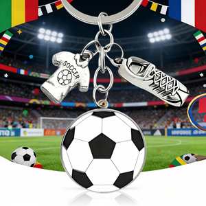 Ensemble de porte-clés en métal avec logo personnalisé, carte-cadeau et sac pour les amateurs de football, les joueurs de football, les fans, hommes et femmes - Product Image 3
