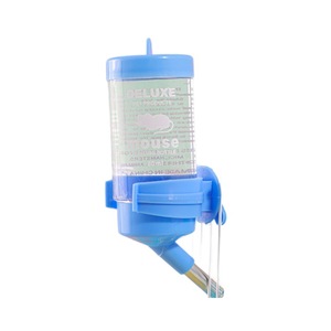 Botella de agua pequeña para mascotas, de plástico, reutilizable, para pájaros, roedores, con diseño de bola giratoria, flujo suave - Product Image 2