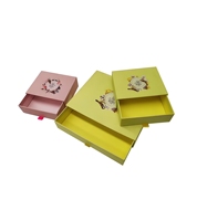 Boîte cadeau rigide à compartiment en mousse préformée, style à rabat magnétique