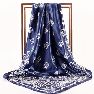 Listo para Enviar 2026 Pañuelo de Seda Satinada de Alta Calidad 90*90cm, Pañuelo Cuadrado de Satén con Estampado Paisley al por Mayor para Cabello y Cabeza para Mujer - Product Image 5