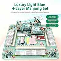 Ensemble de Mahjong de luxe bleu clair à 4 couches comprenant un sac de Mahjong, un support de Mahjong, un tapis de Mahjong, une règle de Mahjong, etc. Accessoires de Mahjong