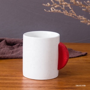 Wholesale Creative Gift 11OZ Ceramic Mat White Resin Handle Cup Special <strong>Climbing</strong> Holder <strong>Mug</strong> for Sports - Product Image 1