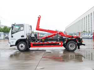 Nouveau camion poubelle diesel de 3 tonnes avec bras de levage à crochet, système roll-on/roll-off, norme d'émission Euro 2 et conteneur compacteur de déchets - Product Image 3