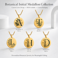 Collier avec pendentif initial botanique, médaillon personnalisé avec lettre, bijoux floraux, cadeau significatif pour hommes et femmes