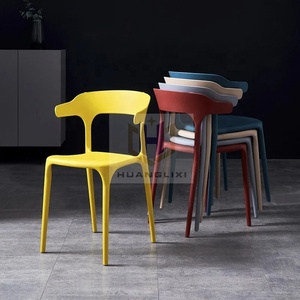 Fabricants de meubles de salle <span class=keywords><strong>à</strong></span> manger bon marché, chaises empilables en plastique blanc pour la maison Pp Cafe Restaurant - Product Image 1