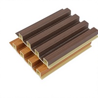 Panneaux muraux en plastique et bois, panneaux préfabriqués en WPC avec surface décorative en bois, épaisseur 24 mm, design moderne pour utilisation hôtelière