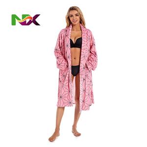 <span class=keywords><strong>Disfraz</strong></span> <span class=keywords><strong>de</strong></span> Cosplay <span class=keywords><strong>de</strong></span> Anime Kamado Nezuko Tanjirou, Bata <span class=keywords><strong>de</strong></span> Baño <span class=keywords><strong>de</strong></span> Felpa Coral Tomioka Giyuu, Bata, Capa - Product Image 3