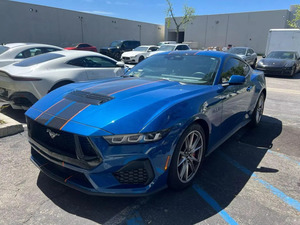 Voitures parfaitement utilisées 2024 Ford <span class=keywords><strong>Mustang</strong></span> GT Premium Coupé 2D - Product Image 2