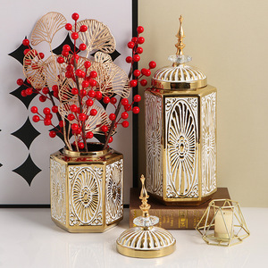 सिरेमिक अदरक जार <span class=keywords><strong>vase</strong></span> इलेक्ट्रोप्लेटेड स्ट्रिप्ड पैटर्न सोने की धार सफेद अदरक जार सजावटी <span class=keywords><strong>vase</strong></span>