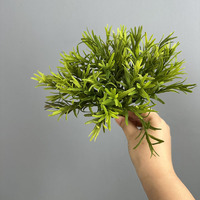 Feuilles de Dicranopteris, feuillage décoratif, petite verdure pour l'aménagement de scènes, l'art spatial, la photographie, verdure artificielle de fougère