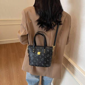 Bolso elegante para mujer, bolso de hombro de cuero PU de alta calidad, bolso cruzado a la moda, bolso clásico para mujer - Product Image 5