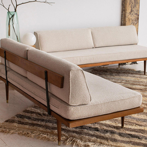 Divano Sezionale in Legno Massello Giapponese Stile Wabi-sabi Design Moderno con Rivestimento in Ciniglia/Pelle e Cuscini per Soggiorno di Villa Piccolo - Product Image 1