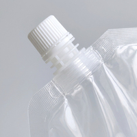 Pochettes de recharge liquide en gros, pochettes transparentes à bec verseur, emballages souples transparents pour eau et jus avec poignée