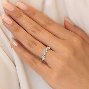 Anelli da donna T0105 a forma di pianta con zirconi cubici, montatura ovale con pavé, anello di fidanzamento alla moda per donna - Product Image 6