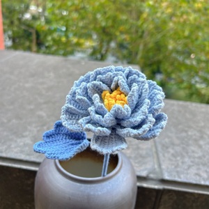Bouquet de pivoines en coton crocheté à la main de qualité supérieure - Artisanat romantique et rêveur pour la Saint-Valentin et Noël - Product Image 5