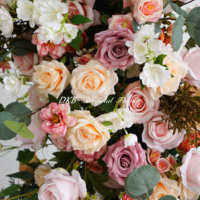 Ensemble de fleurs géantes en soie et de plantes décoratives populaires en gros, fleurs artificielles en rose, décoration d'arche de mariage sur scène