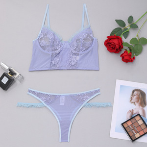 Conjunto de Lencería Sexy para Mujer con Bordado de Encaje Moderno y Malla para un Look Divertido - Product Image 5