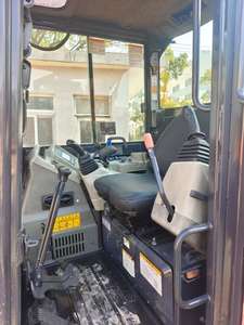 Excavatrice sur chenilles compacte d'occasion Yanmar VIO55 de 5,5 tonnes, excavatrice hydraulique d'occasion de haute qualité VIO55 équipée de divers accessoires - Product Image 2