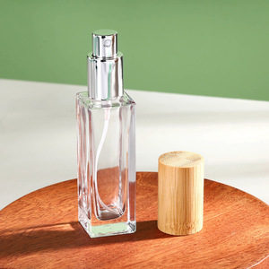 Coperchio di bambù rettangolare di alta qualità flacone Spray per profumo di vetro 30ml 50ml 100ml siero per la cura della pelle ricaricabile con bocca a vite - Product Image 2