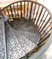 Escalier droit de conception européenne JXY, escalier en fonte, diamètre 1,5, fixation par boulons, garde-corps élégant en fer forgé, 5 ans de garantie