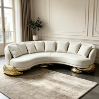Canapé sectionnel incurvé de luxe avec base en pierre dorée, design moderne, tissu moelleux, forme demi-lune pour salon de villa
