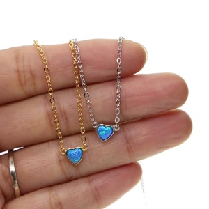 Promozione 2023 regalo di san valentino blu opale di fuoco <span class=keywords><strong>cuore</strong></span> pietra singola semplice delicata fidanzata regalo <span class=keywords><strong>collana</strong></span> <span class=keywords><strong>cuore</strong></span> opale - Product Image 1