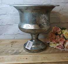 Fabricante al por mayor florero de metal simple moderno Maceta de aluminio arreglo floral exportador de la India - Product Image 4