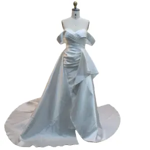 Wedding dress made in Europe and America with pleats, heart-shaped card shoulders, ivory wedding dress