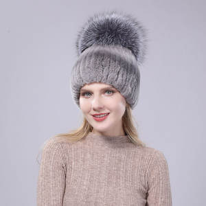 Hoge Kwaliteit Met De <span class=keywords><strong>Hand</strong></span> Gestikte Beanie Rex Konijnenbont Zilver Vossenbont Bal Geruit Patroon Handgetekende Handborduurtechnieken - Product Image 1