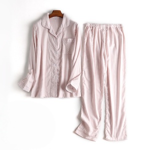 Vente en gros de vêtements de nuit pour femmes en soie, jupe à bretelles, robe de nuit en <span class=keywords><strong>dentelle</strong></span> à col en V, pyjamas en soie pour dames 100 - Product Image 1