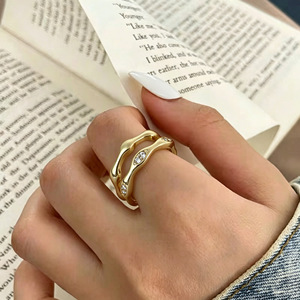 Anillos geométricos modernos chapados en oro y plata con circonita cúbica para mujer, joyería de moda para uso diario, regalo. - Product Image 1