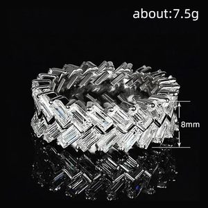 Anello Intrecciato Scintillante per Uomo e Donna, Gioiello da Dito Unisex di Tendenza e Design Alla Moda - Product Image 5