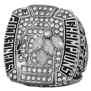 Vente en gros transfrontalière d'anneaux de championnat des Blackhawks de <span class=keywords><strong>Chicago</strong></span> de la LNH 2010-2011, anneaux en alliage pour hommes - Product Image 2