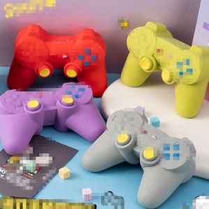 Console de jeu créative anti-stress, jouet souple à presser, mini jouet en silicone pour soulager l'anxiété, pour garçons et filles de 14 ans et plus - Product Image 1