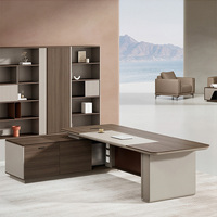 Bureau de direction moderne de grande taille en forme de L avec armoire de rangement et bibliothèque, ensemble de mobilier de bureau haut de gamme