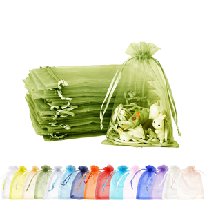 Vente en gros de pochettes triangulaires en organza avec cordon de serrage 7x9cm vert <span class=keywords><strong>militaire</strong></span> pour emballage de bijoux et cadeaux - Product Image 1